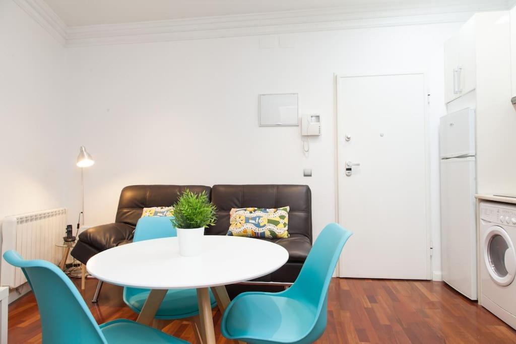 Tranquilo Apartamento En Chueca In2Iz5 Madrid Exterior photo